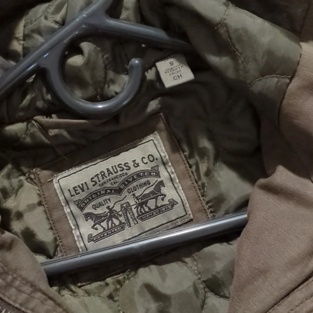 Levis jacket - Picture 2 of 2